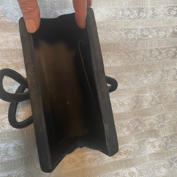 Shiny black satin clutch - Picture 3 of 7